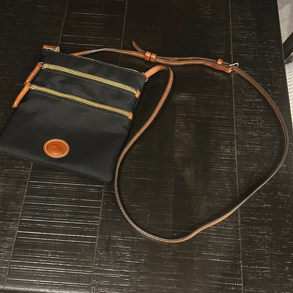 Dooney & Bourke Crossbody - Picture 1 of 11